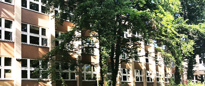 Schulbezogene Sozialarbeit an der Karlsgarten-Schule in Berlin Neukölln, inklusive Grundschule, Schulgebäude